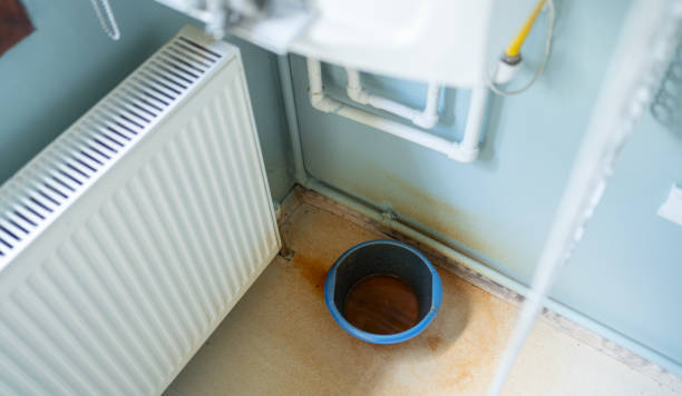Best Water damage restoration experts  in East Bakersfield, CA